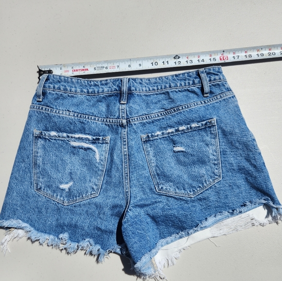 Multi color shorts - Picture 4 of 4